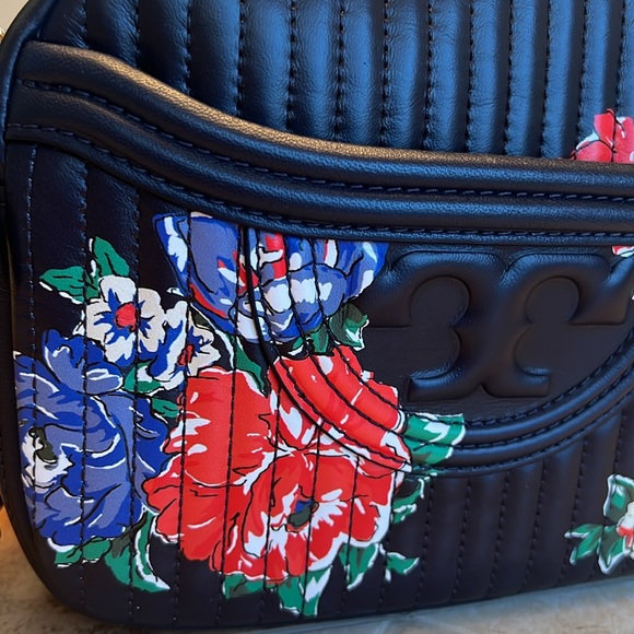 Tory Burch Fleming Camera Bag - Picture 5 of 17